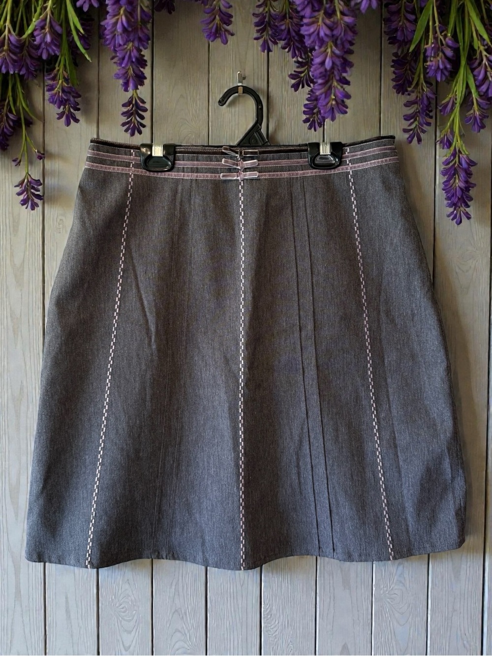 Ricki's Gray A-Line Skirt with Mauve Velveteen Trim/Bows & Embroidery